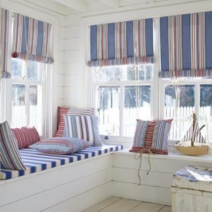 Roller blinds made of striped fabric