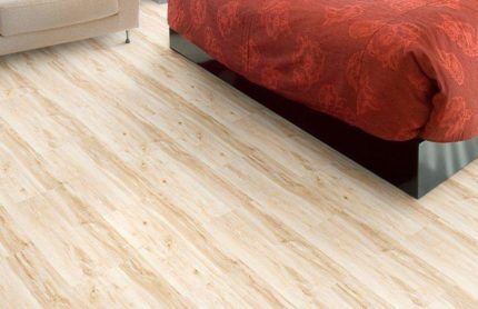 Cork laminate in the bedroom