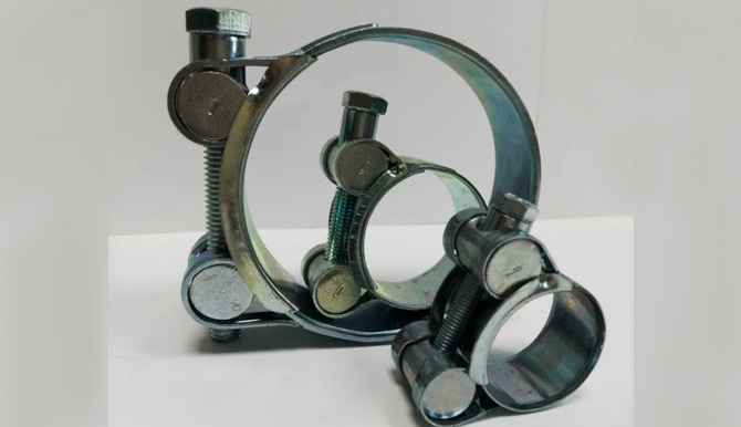 Non-separable pipe clamps 