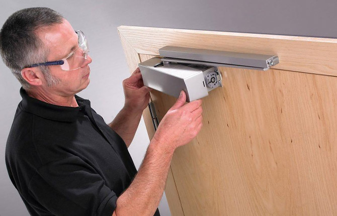 Do-it-yourself door closer adjustment