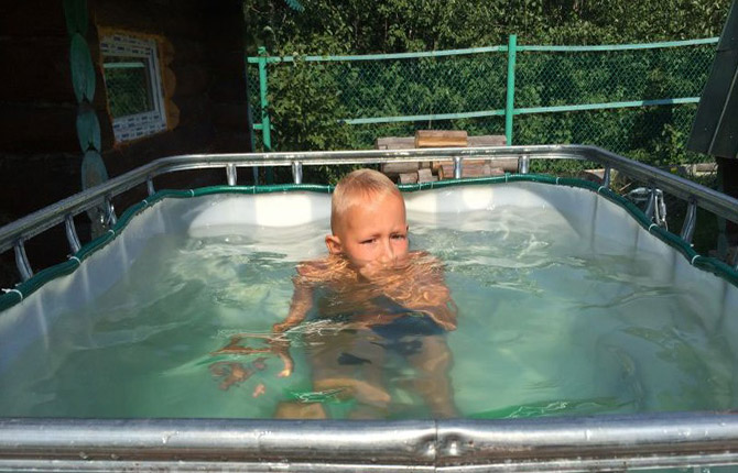 Piscine à faire soi-même à partir d'un Eurocube