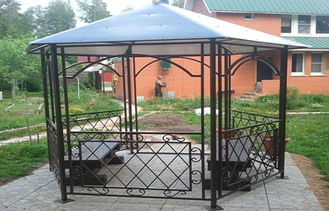 Do-it-yourself gazebo made from a profile pipe