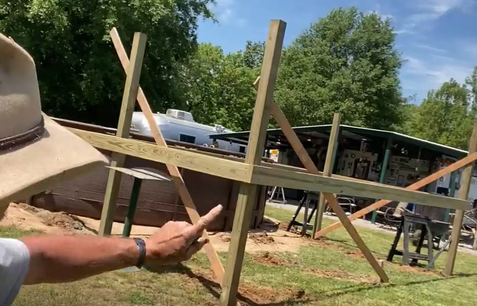 Cómo hacer un podio para una piscina de estructura: variedades, instrucciones paso a paso, fotos.