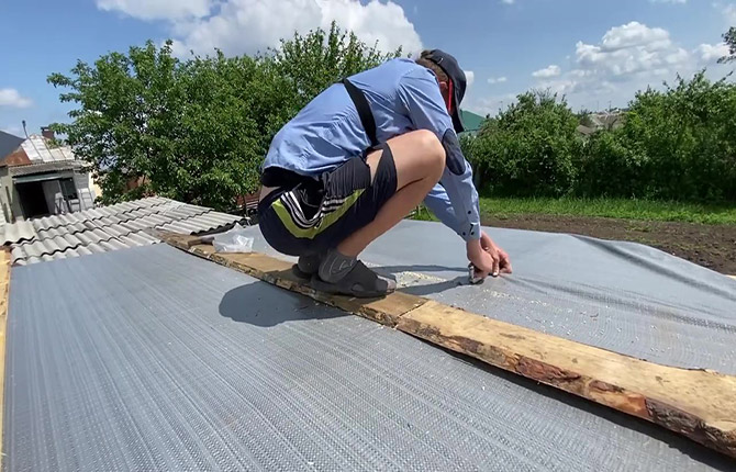 How to build a chicken coop with your own hands: step-by-step instructions, tips