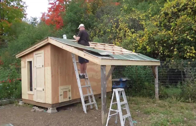 How to build an all-season chicken coop for 20 chickens with your own hands: step-by-step instructions