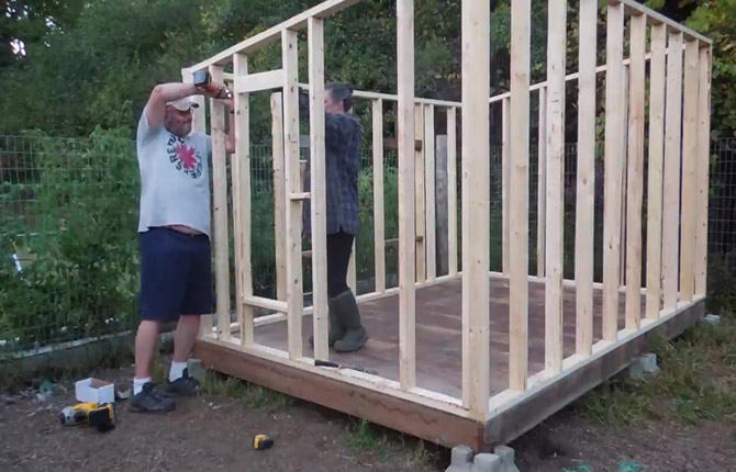 How to build an all-season chicken coop for 20 chickens with your own hands: step-by-step instructions