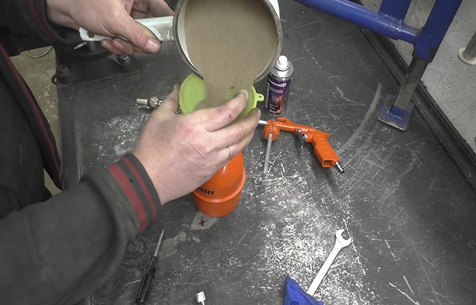 How to degrease a surface before painting or gluing: effective means and methods of treatment