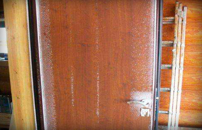 How to properly insulate a wooden entrance door with your own hands: step-by-step instructions