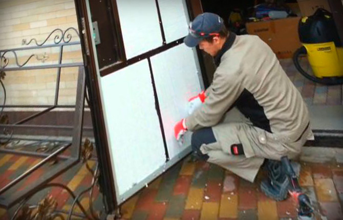 How to insulate an iron entrance door: materials, step-by-step instructions