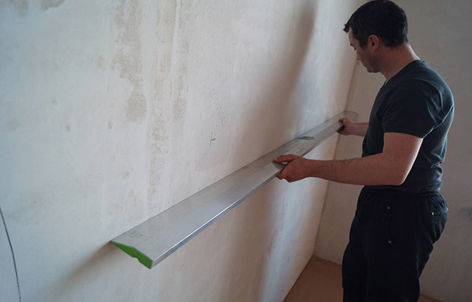 Correct application of decorative bark beetle plaster: steps, step-by-step instructions